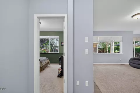 Entry Way - 61042 Chamomile Pl, Bend, OR 97702 photo 3 of 5