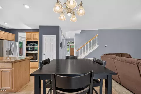 Dining - 61042 Chamomile Pl, Bend, OR 97702 photo 5 of 6
