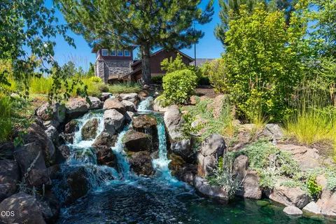 View/Area - 61042 Chamomile Pl, Bend, OR 97702 photo 5 of 5