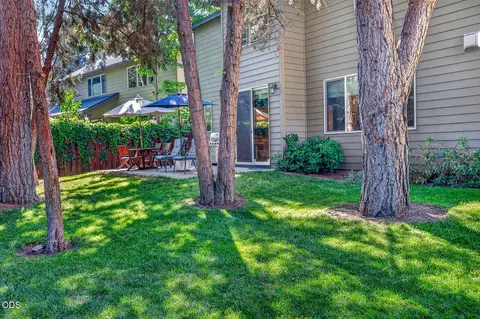 Exterior - 61042 Chamomile Pl, Bend, OR 97702 photo 4 of 8