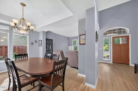 Dining - 61042 Chamomile Pl, Bend, OR 97702 photo 1 of 6