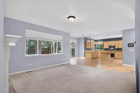 Living - 61042 Chamomile Pl, Bend, OR 97702 photo 2 of 4