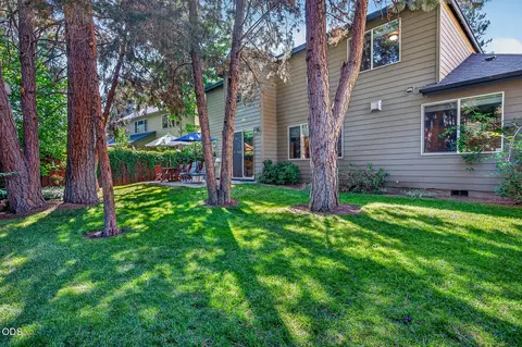 Exterior - 61042 Chamomile Pl, Bend, OR 97702 photo 3 of 8