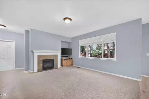 Living - 61042 Chamomile Pl, Bend, OR 97702 photo 3 of 4