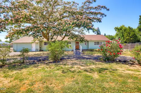 1265 Corona Ave, Medford, OR 97504