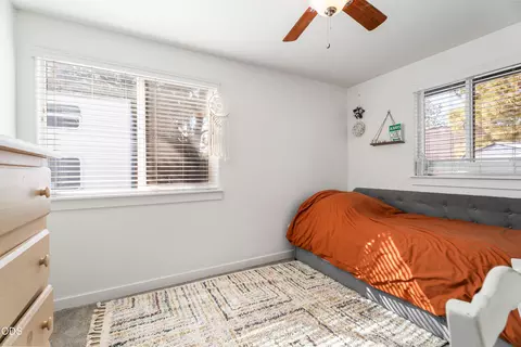 Bedroom - 63385 Omer Dr, Bend, OR 97701 photo 4 of 5