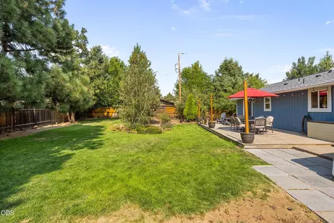 Exterior - 63385 Omer Dr, Bend, OR 97701 photo 6 of 15