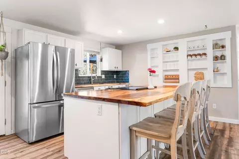 Kitchen - 63385 Omer Dr, Bend, OR 97701 photo 2 of 5