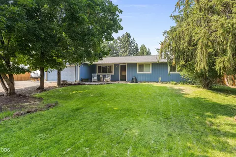 Exterior - 63385 Omer Dr, Bend, OR 97701 photo 14 of 15