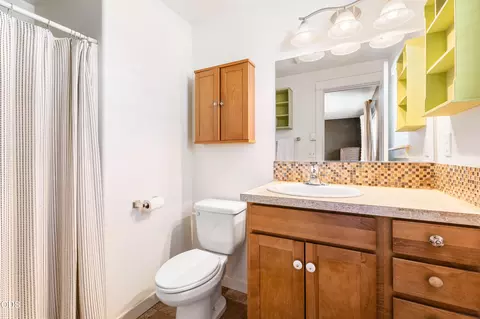 Bath - 63385 Omer Dr, Bend, OR 97701 photo 1 of 2