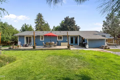 Exterior - 63385 Omer Dr, Bend, OR 97701 photo 8 of 15