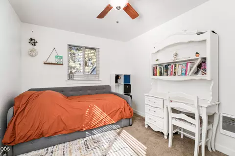 Bedroom - 63385 Omer Dr, Bend, OR 97701 photo 5 of 5