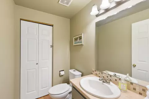 Bath - 986 SE Centennial St, Bend, OR 97702 photo 1 of 2