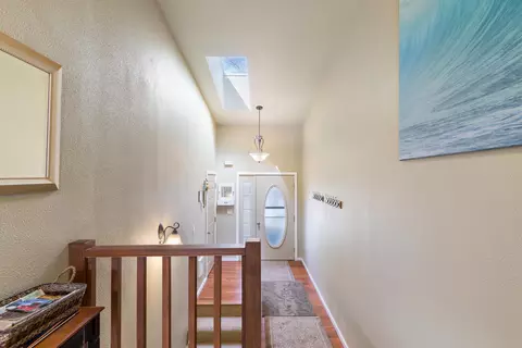 Entry Way - 986 SE Centennial St, Bend, OR 97702 photo 2 of 2