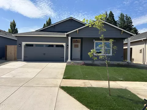 2229 Piazza Dr, Medford, OR 97501