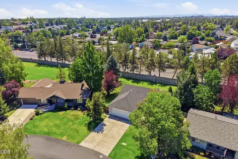 View/Area - 3389 NE Stonebrook Loop, Bend, OR 97701 photo 2 of 7