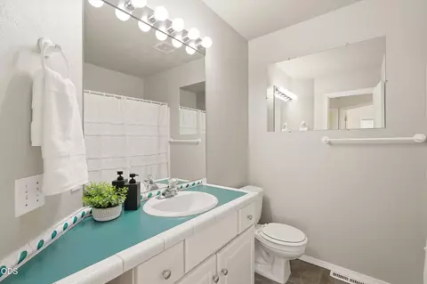 Bath - 3389 NE Stonebrook Loop, Bend, OR 97701 photo 2 of 2