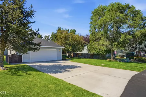 Exterior - 3389 NE Stonebrook Loop, Bend, OR 97701 photo 12 of 13