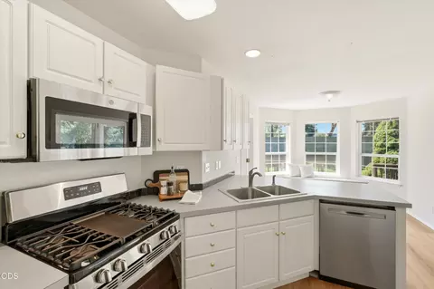 Kitchen - 3389 NE Stonebrook Loop, Bend, OR 97701 photo 3 of 4