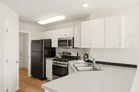 Kitchen - 3389 NE Stonebrook Loop, Bend, OR 97701 photo 2 of 4