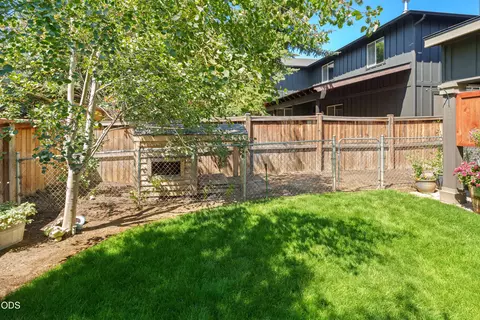 Exterior - 21183 Ritz Pl, Bend, OR 97702 photo 5 of 7