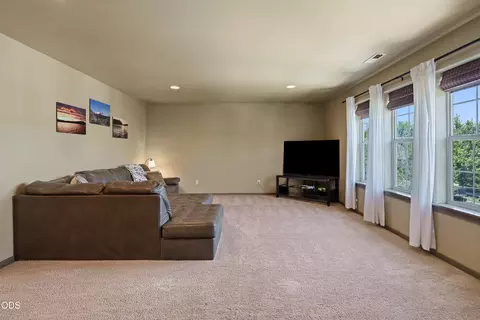 Living - 21183 Ritz Pl, Bend, OR 97702 photo 4 of 5