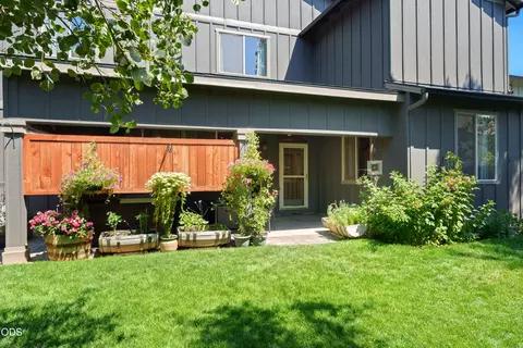 Exterior - 21183 Ritz Pl, Bend, OR 97702 photo 6 of 7