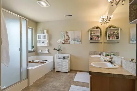Bath - 21183 Ritz Pl, Bend, OR 97702 photo 2 of 5