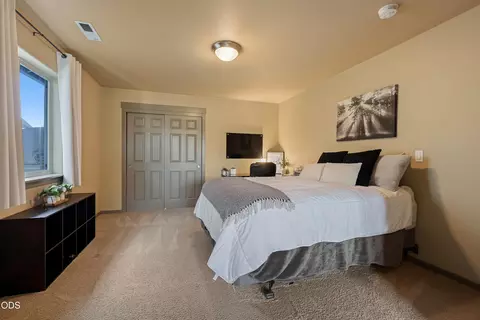 Bedroom - 21183 Ritz Pl, Bend, OR 97702 photo 5 of 6
