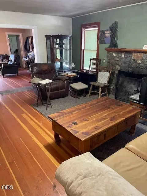 Living - 7763 Thompson Creek Rd, Applegate, OR 97530 photo 4 of 9