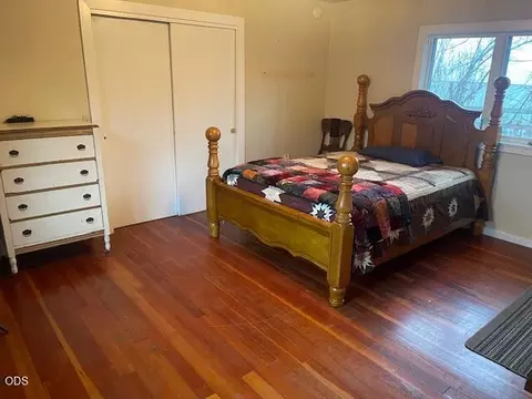 Bedroom - 7763 Thompson Creek Rd, Applegate, OR 97530 photo 3 of 7