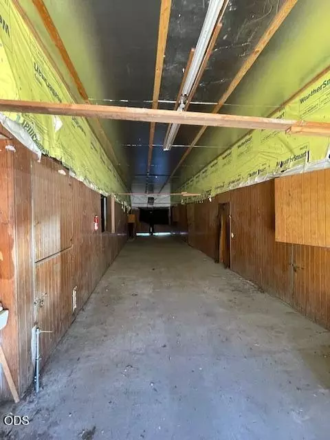 Entry Way - 7763 Thompson Creek Rd, Applegate, OR 97530 photo 3 of 4