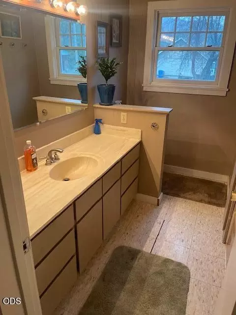 Bath - 7763 Thompson Creek Rd, Applegate, OR 97530 photo 1 of 1