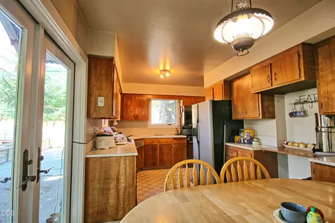 Kitchen - 7763 Thompson Creek Rd, Applegate, OR 97530 photo 5 of 5