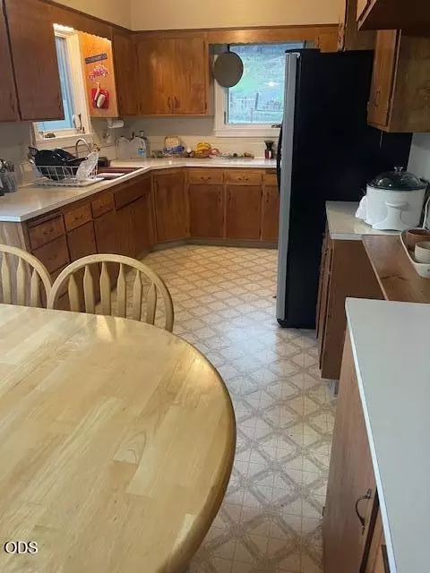 Kitchen - 7763 Thompson Creek Rd, Applegate, OR 97530 photo 1 of 5