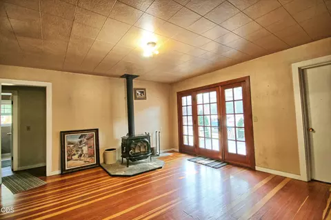 Living - 7763 Thompson Creek Rd, Applegate, OR 97530 photo 8 of 9