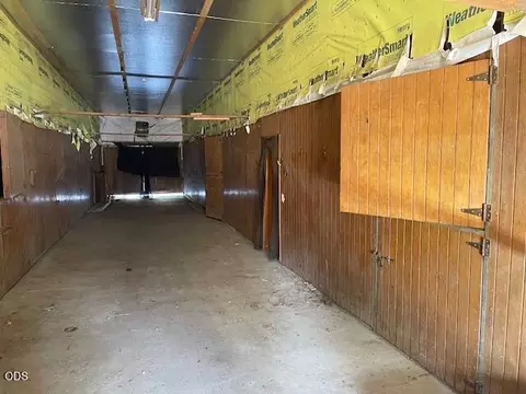 Entry Way - 7763 Thompson Creek Rd, Applegate, OR 97530 photo 2 of 4