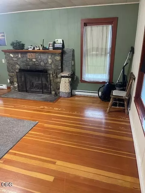 Living - 7763 Thompson Creek Rd, Applegate, OR 97530 photo 5 of 9