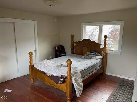 Bedroom - 7763 Thompson Creek Rd, Applegate, OR 97530 photo 4 of 7