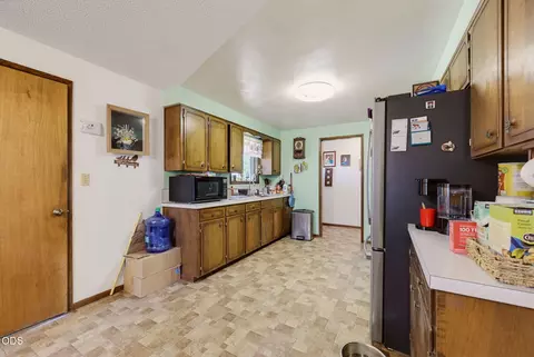 Kitchen - 685 Talbot St, Eagle Point, OR 97524 photo 1 of 4