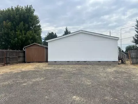 8382 Atlantic Ave, White City, OR 97503