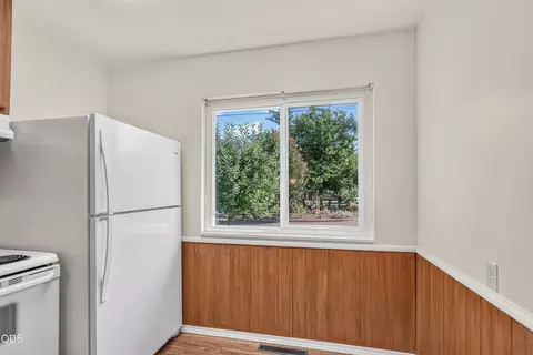 Kitchen - 130 S Main St, Phoenix, OR 97535 photo 6 of 8