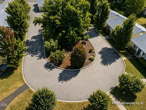 View/Area - 130 S Main St, Phoenix, OR 97535 photo 5 of 7
