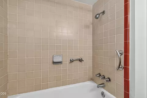Bath - 130 S Main St, Phoenix, OR 97535 photo 4 of 6