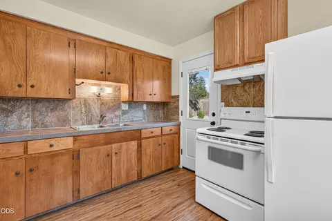 Kitchen - 130 S Main St, Phoenix, OR 97535 photo 2 of 8