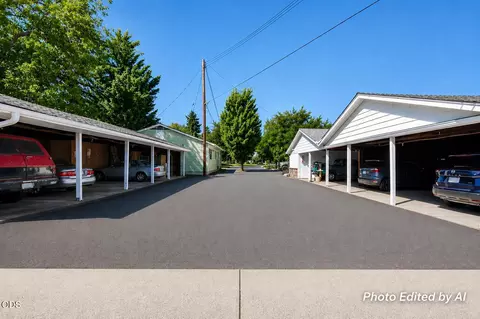 Exterior - 130 S Main St, Phoenix, OR 97535 photo 1 of 22