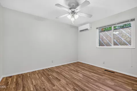Bedroom - 130 S Main St, Phoenix, OR 97535 photo 4 of 7
