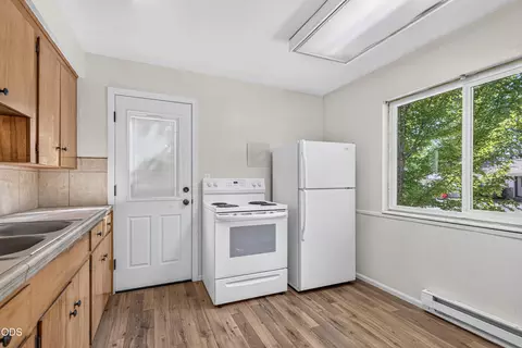 Kitchen - 130 S Main St, Phoenix, OR 97535 photo 4 of 8