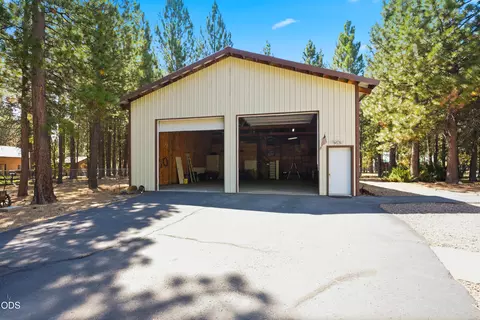 Exterior - 15362 Ponderosa Loop, La Pine, OR 97739 photo 4 of 11