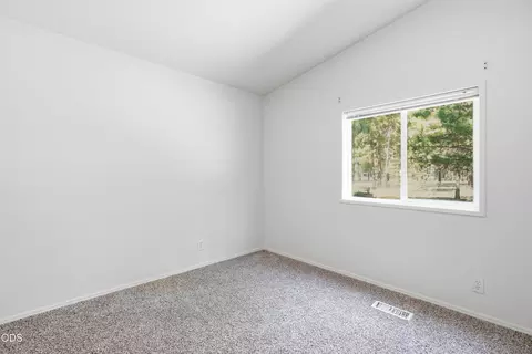 Bedroom - 15362 Ponderosa Loop, La Pine, OR 97739 photo 5 of 6